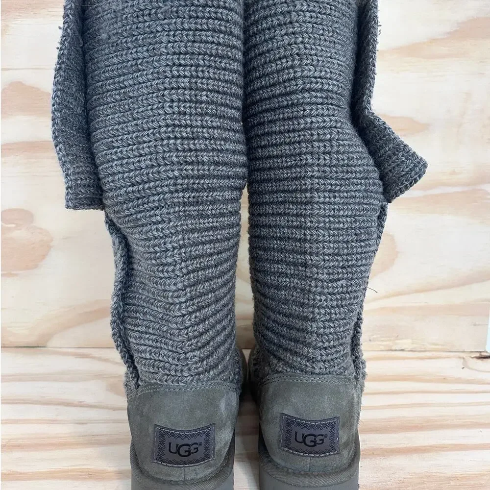 UGG - Classic Cardy Knit - Boots - Gray - Women's - 7 - S/N 1016555
